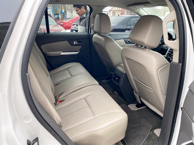 Ford Edge photo 12