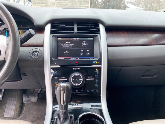 Ford Edge photo 9