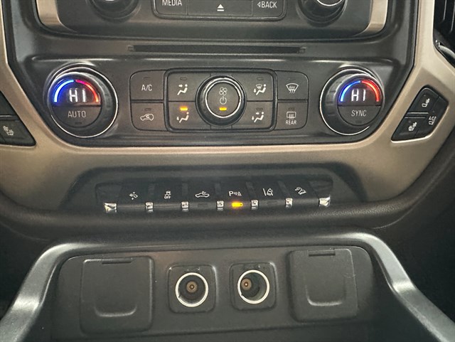 GMC Sierra photo 12