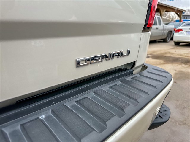 GMC Sierra photo 14