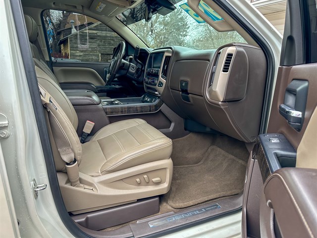 GMC Sierra photo 11
