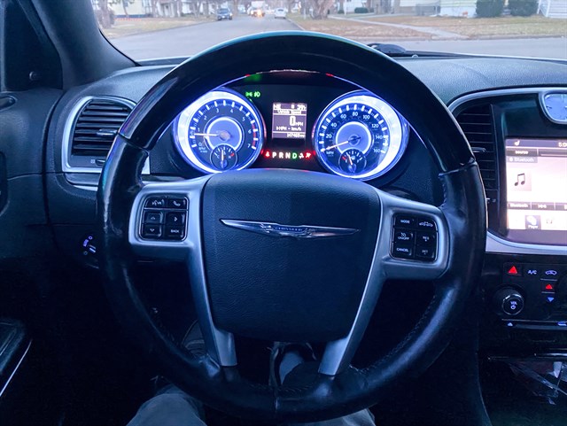 Chrysler 300 photo 4
