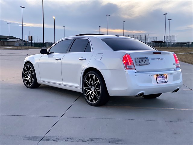 Chrysler 300 photo 10