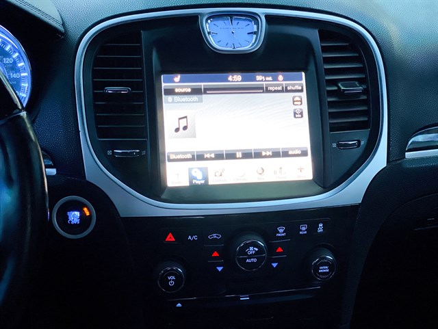 Chrysler 300 photo 6