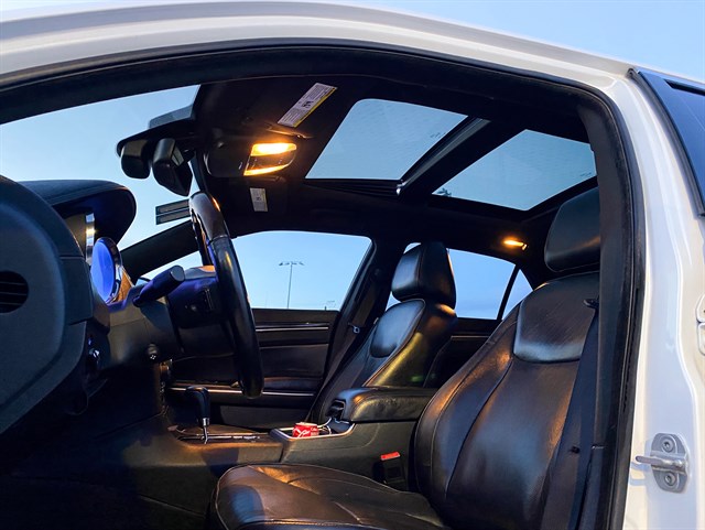 Chrysler 300 photo 15