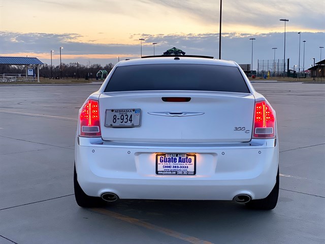 Chrysler 300 photo 11