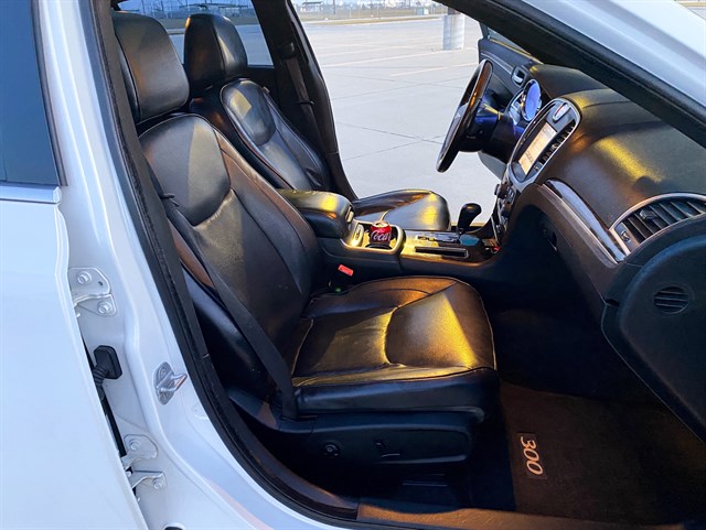 Chrysler 300 photo 19