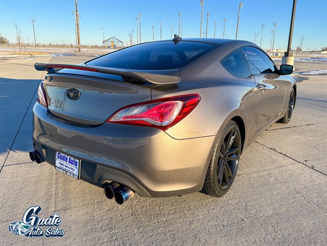 Hyundai Genesis Coupe photo 10