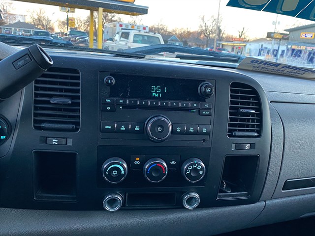 Chevrolet Silverado photo 6