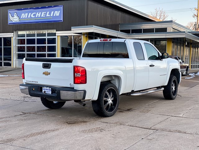 Chevrolet Silverado photo 10