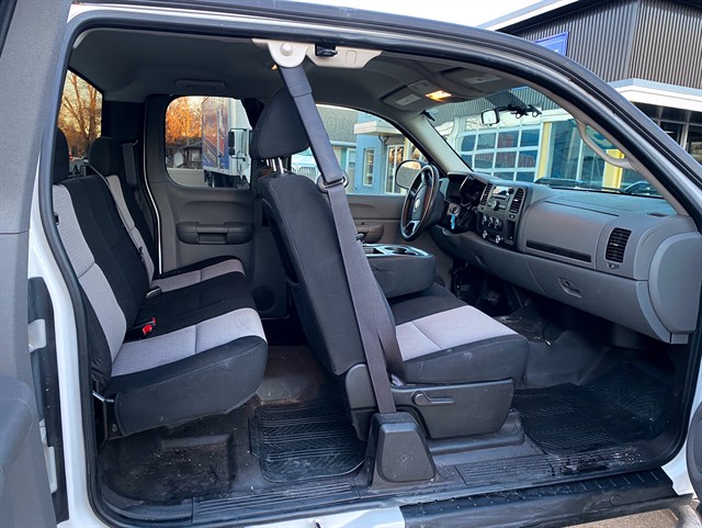 Chevrolet Silverado photo 12