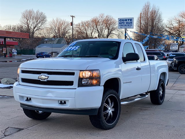 Chevrolet Silverado photo 3