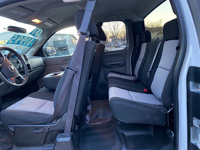 Chevrolet Silverado photo 11