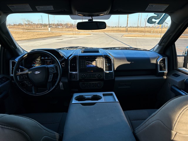 Ford F-150 photo 8