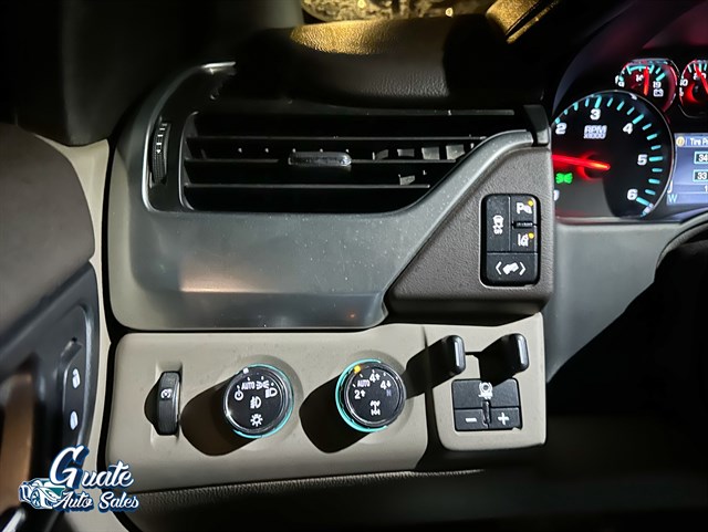 Chevrolet Suburban photo 5