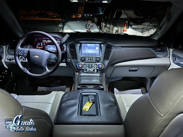 Chevrolet Suburban photo 4