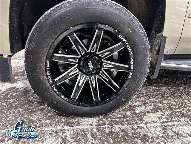 Chevrolet Suburban photo 12