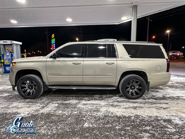 Chevrolet Suburban photo 11
