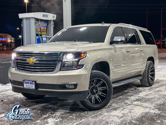 Chevrolet Suburban photo 3