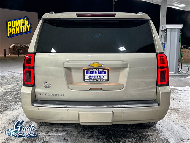 Chevrolet Suburban photo 14