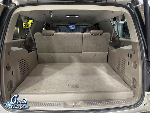Chevrolet Suburban photo 15
