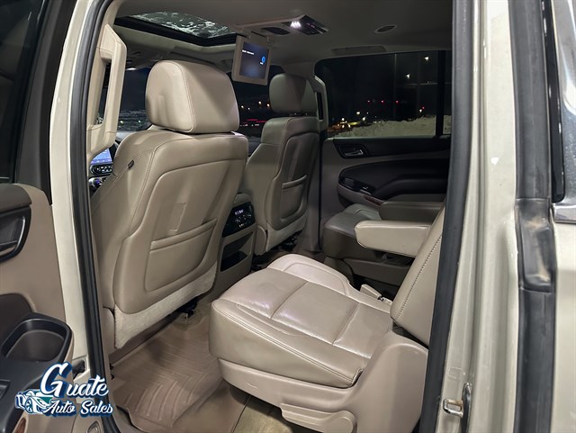 Chevrolet Suburban photo 9