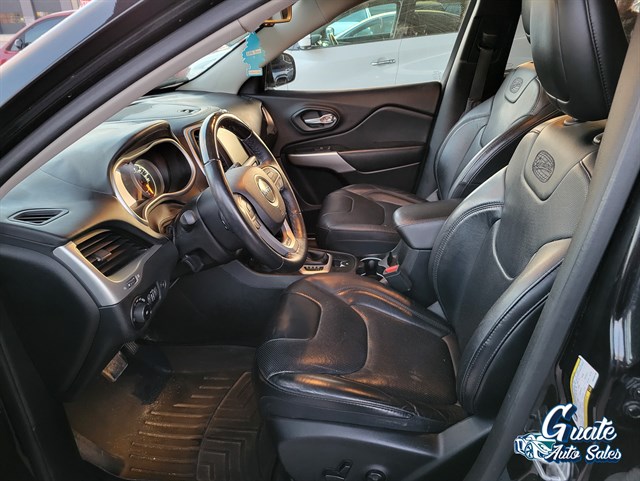 Jeep Cherokee photo 4