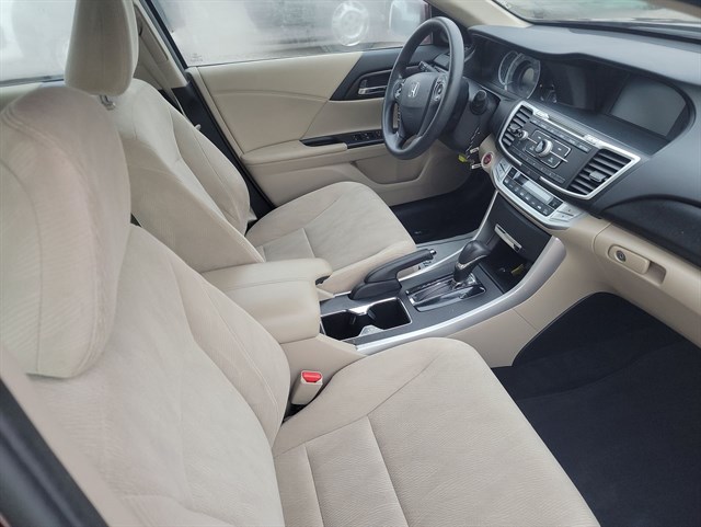 Honda Accord photo 10