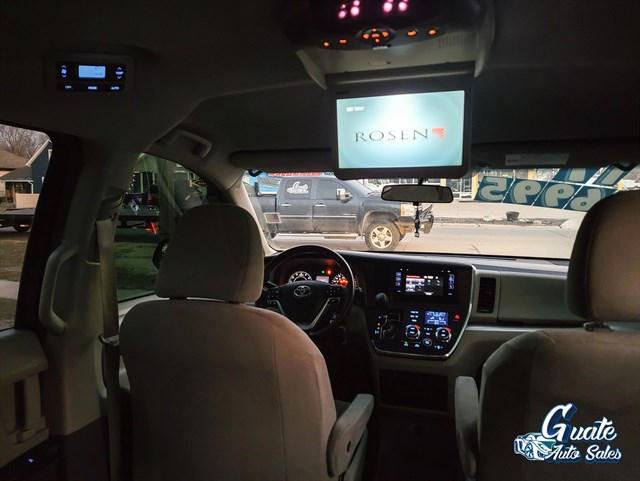 Toyota Sienna photo 14
