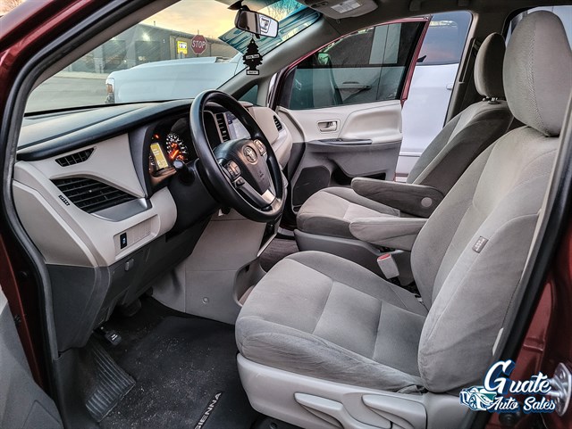 Toyota Sienna photo 10