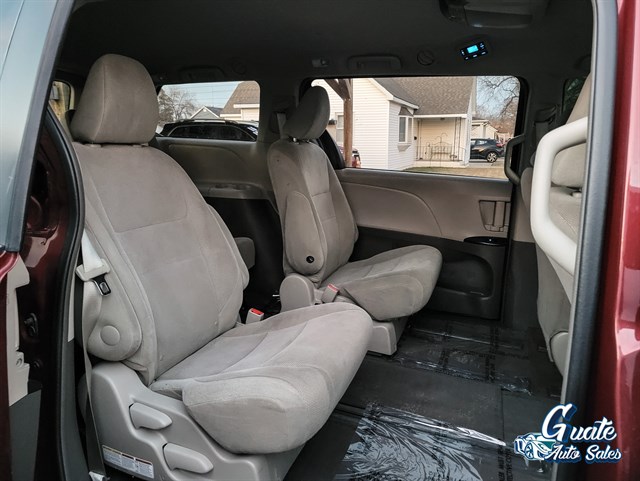 Toyota Sienna photo 12
