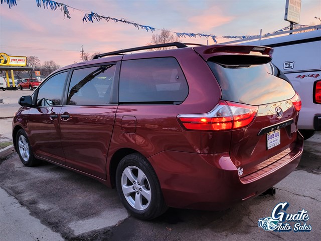 Toyota Sienna photo 6