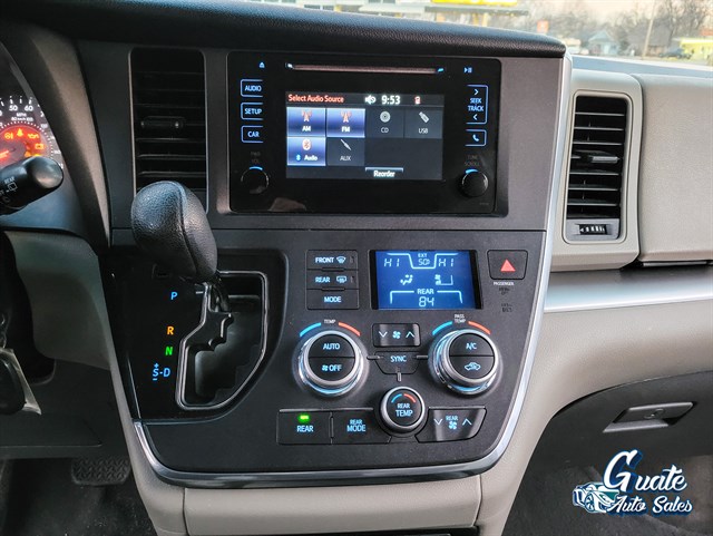 Toyota Sienna photo 8