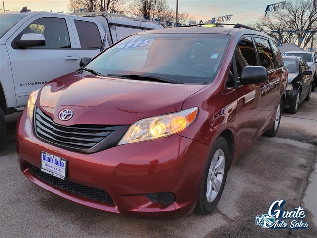 Toyota Sienna photo 3