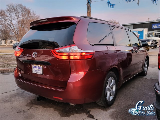 Toyota Sienna photo 4