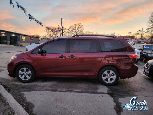 Toyota Sienna photo 5