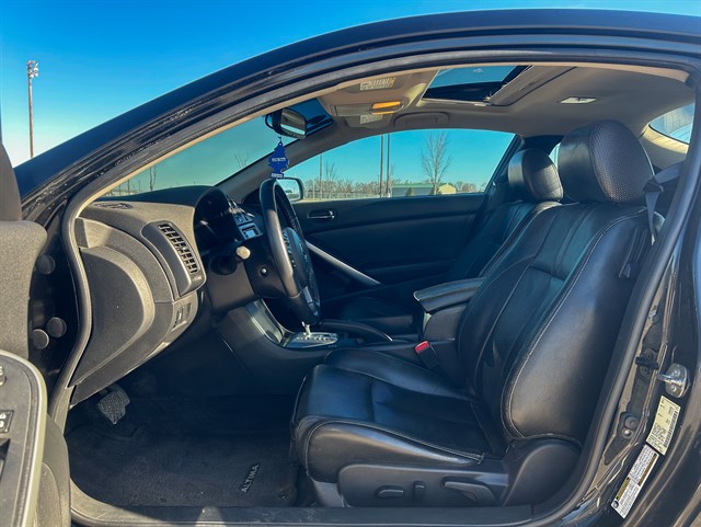 Nissan Altima photo 12