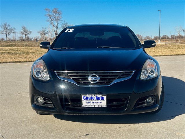 Nissan Altima photo 2