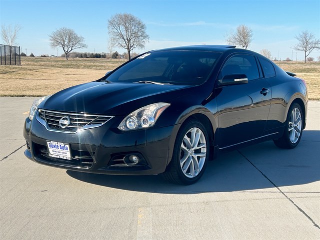 Nissan Altima photo 3