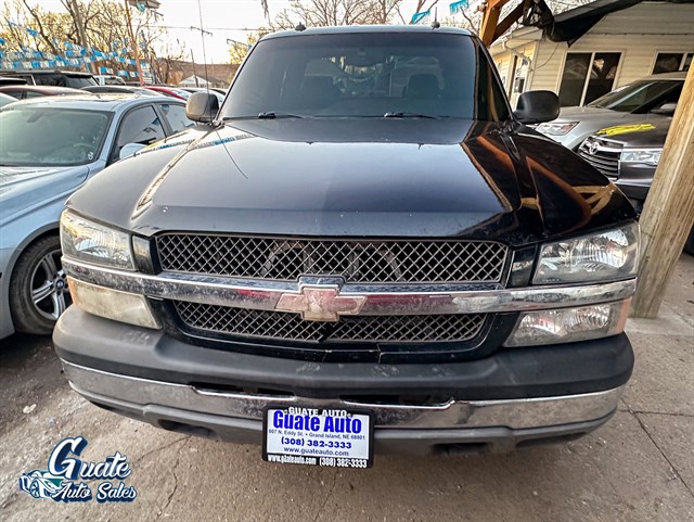 Chevrolet Silverado photo 2