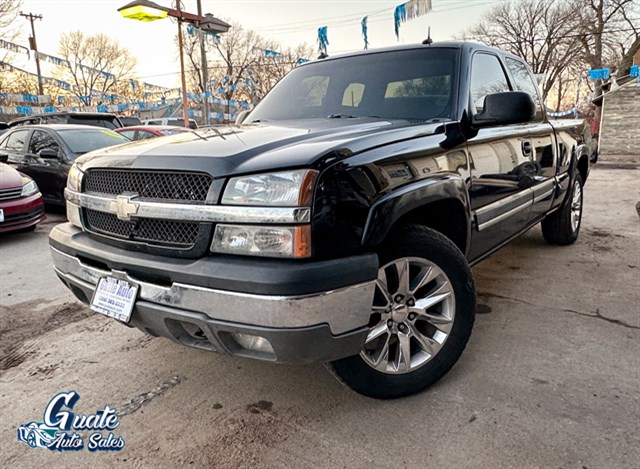 Chevrolet Silverado photo 3
