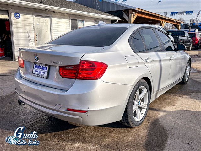 BMW 3 Series photo 12