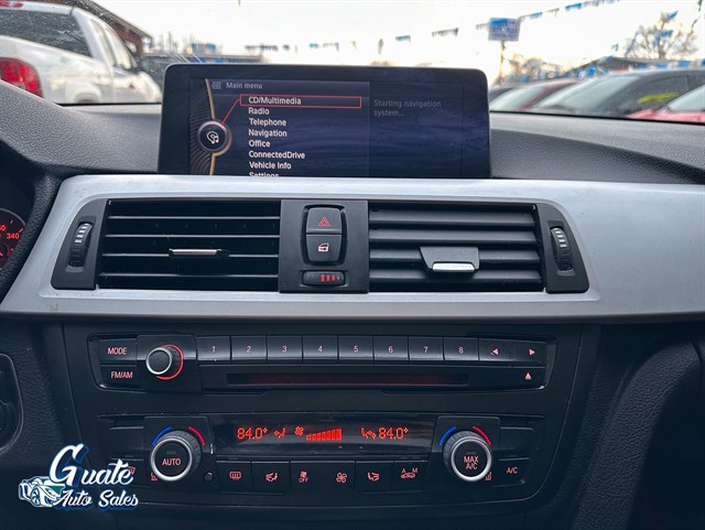 BMW 3 Series photo 7