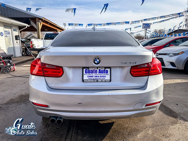 BMW 3 Series photo 11