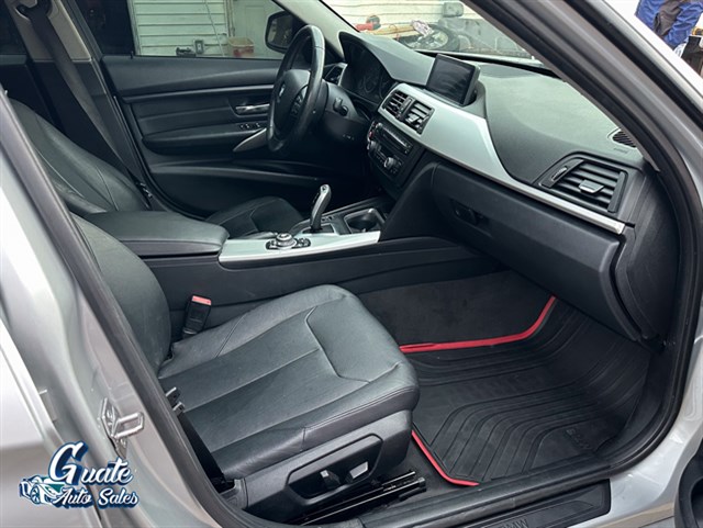 BMW 3 Series photo 15