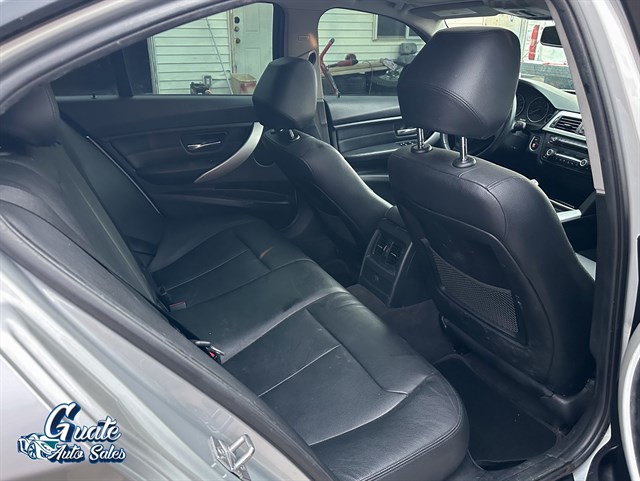 BMW 3 Series photo 14