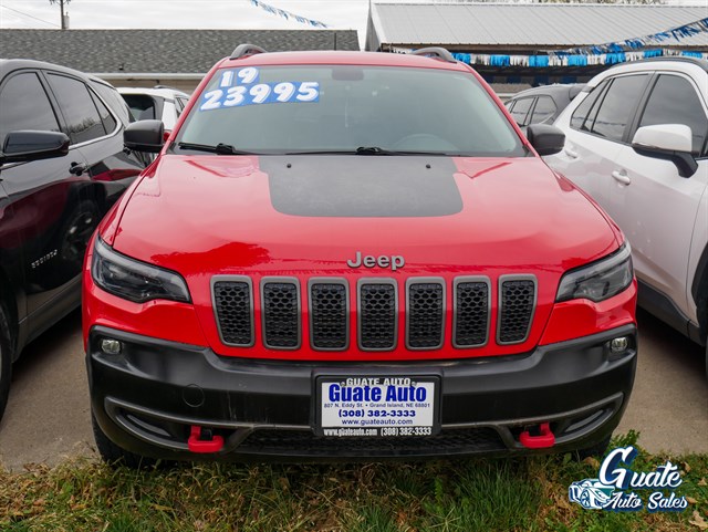Jeep Cherokee photo 2