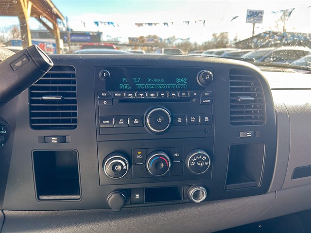 Chevrolet Silverado photo 7