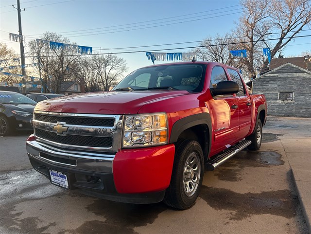 Chevrolet Silverado photo 3