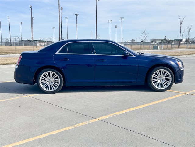 Chrysler 300 photo 14